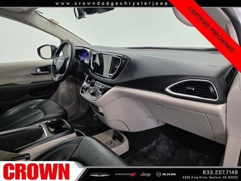 Certified 2024 Chrysler Pacifica Touring-L image 11