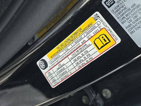 Used 2023 GMC Yukon XL Denali AWD/4WD image 15