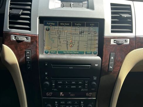 Used 2010 Cadillac Escalade 2WD image 27