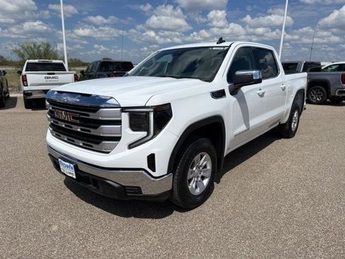 New 2026 GMC Sierra 1500 SLE image 4