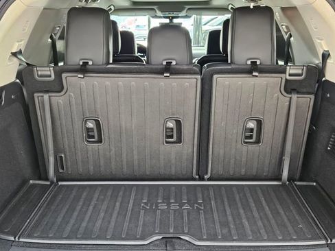 Used 2023 Nissan Pathfinder Platinum image 27