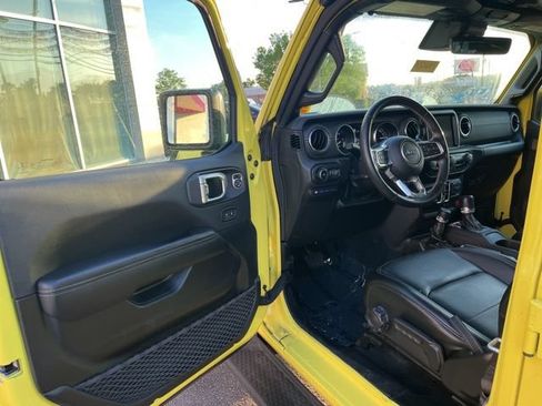 Used 2022 Jeep Wrangler Unlimited Sahara w/ Safety Group AWD/4WD image 4