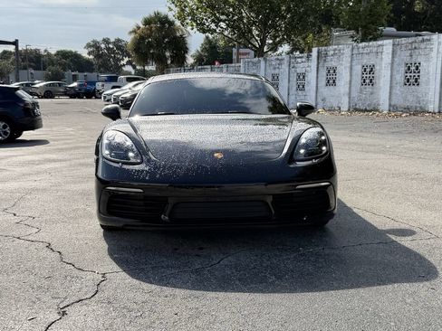 Used 2025 Porsche 718 Cayman RWD image 3
