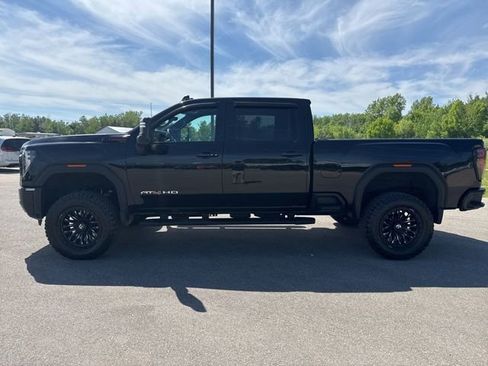 Used 2024 GMC Sierra 2500 AT4 w/ Technology Package AWD/4WD image 2