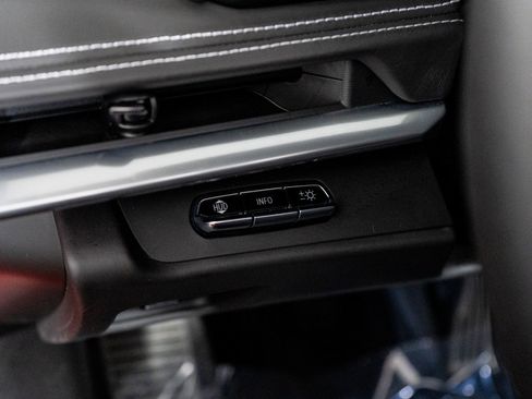 Used 2023 Chevrolet Corvette Stingray Premium Conv w/ Z51 Performance Package image 41