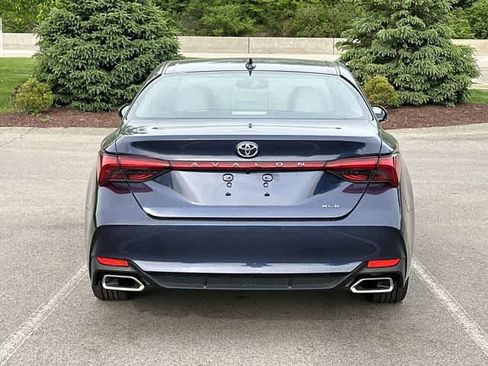 Used 2019 Toyota Avalon XLE w/ Moonroof Package FWD image 4