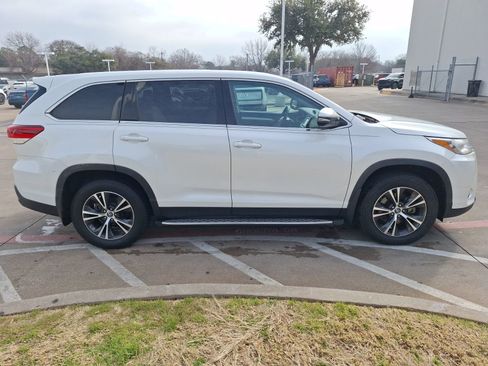 Used 2019 Toyota Highlander LE image 7