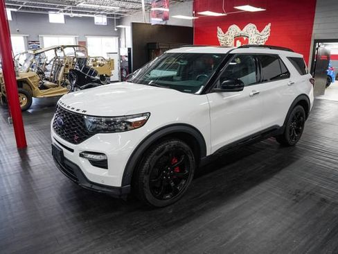 Used 2020 Ford Explorer ST w/ ST Street Pack AWD/4WD image 2