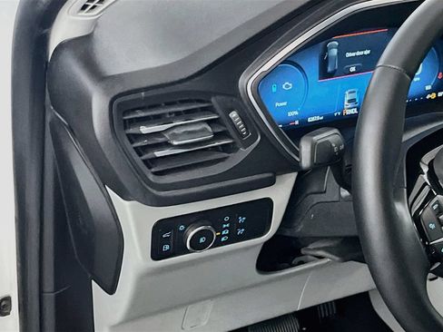 Used 2025 Ford Escape SE w/ PHEV Premium Package FWD image 10