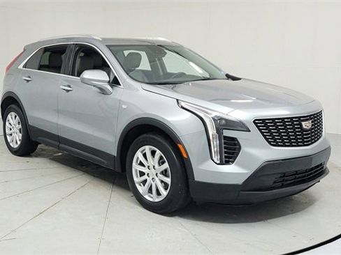 Certified 2023 Cadillac XT4 Luxury w/ Cold Weather Package image 7