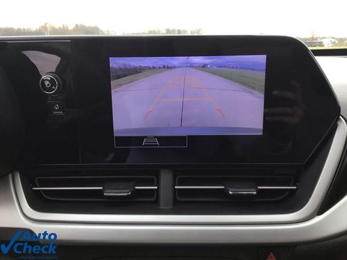 Used 2024 Chevrolet Trax LS w/ Driver Confidence Package image 38