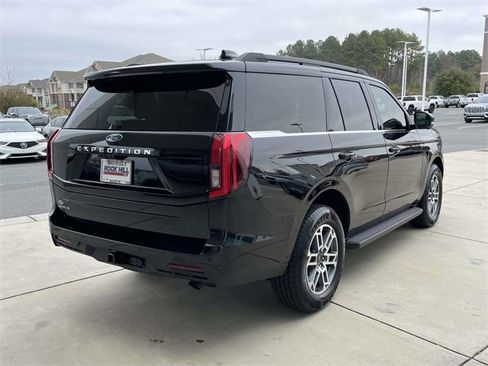 Used 2025 Ford Expedition Active image 6