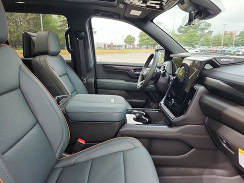 New 2026 GMC Yukon XL AT4 w/ AT4 Premium Plus Package AWD/4WD image 6