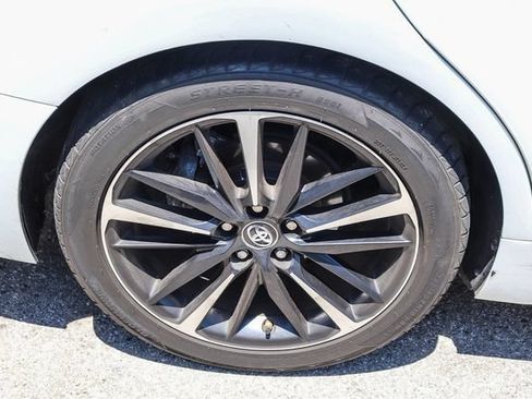 Used 2019 Toyota Camry XSE FWD image 9