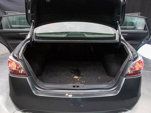 Used 2015 Nissan Altima 2.5 SV w/ Convenience Package image 19