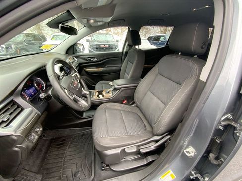 Used 2022 GMC Acadia SLE image 19