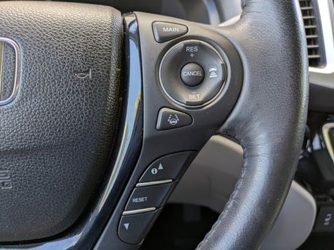 Used 2017 Honda Pilot Touring image 25