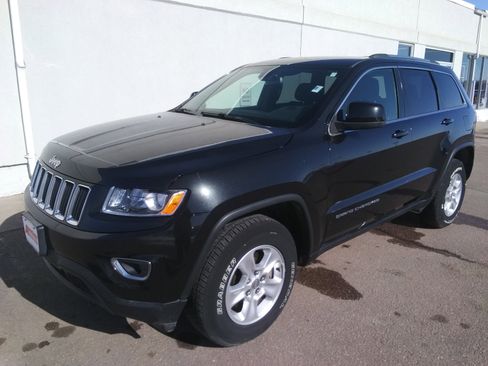 Used 2016 Jeep Grand Cherokee Laredo w/ Quick Order Package 23E image 2