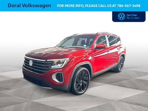 Certified 2025 Volkswagen Atlas SE w/ Black Wheel Package image 4