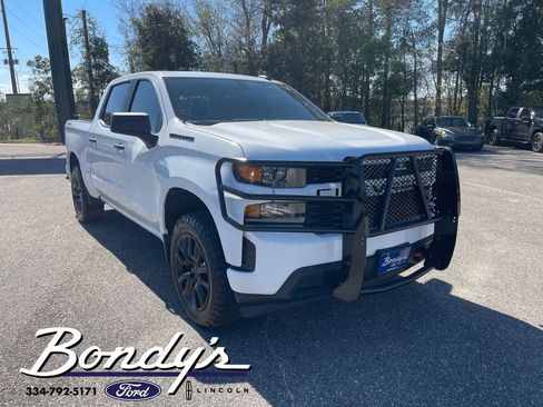 Used 2021 Chevrolet Silverado 1500 Custom image 2