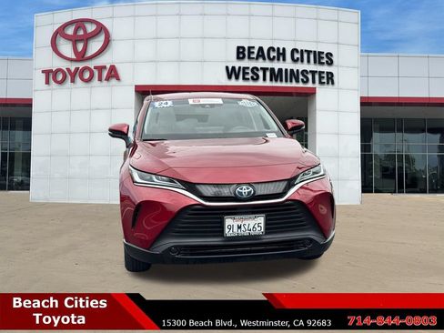Certified 2024 Toyota Venza LE AWD/4WD image 3