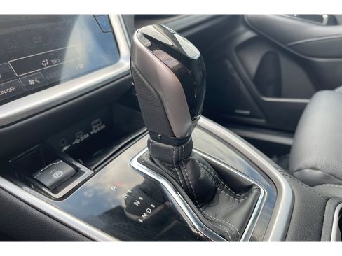 Certified 2025 Subaru Outback Limited AWD/4WD image 32