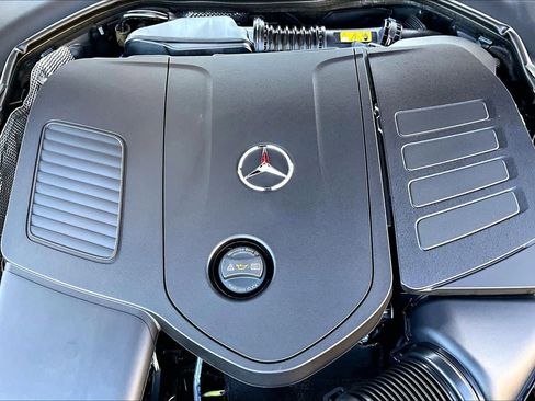 Used 2025 Mercedes-Benz C 300 Sedan image 33