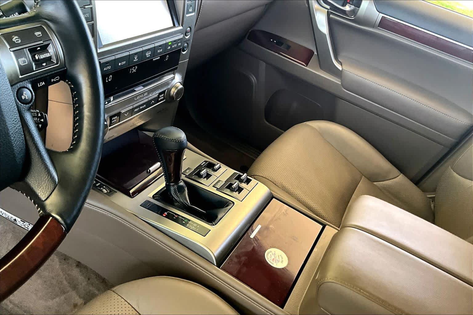Used 2019 Lexus GX 460 Luxury AWD/4WD image 14
