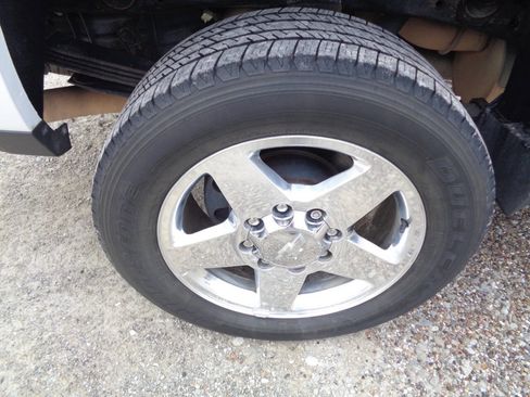 Used 2015 Chevrolet Silverado 2500 LT w/ LT Convenience Package image 34