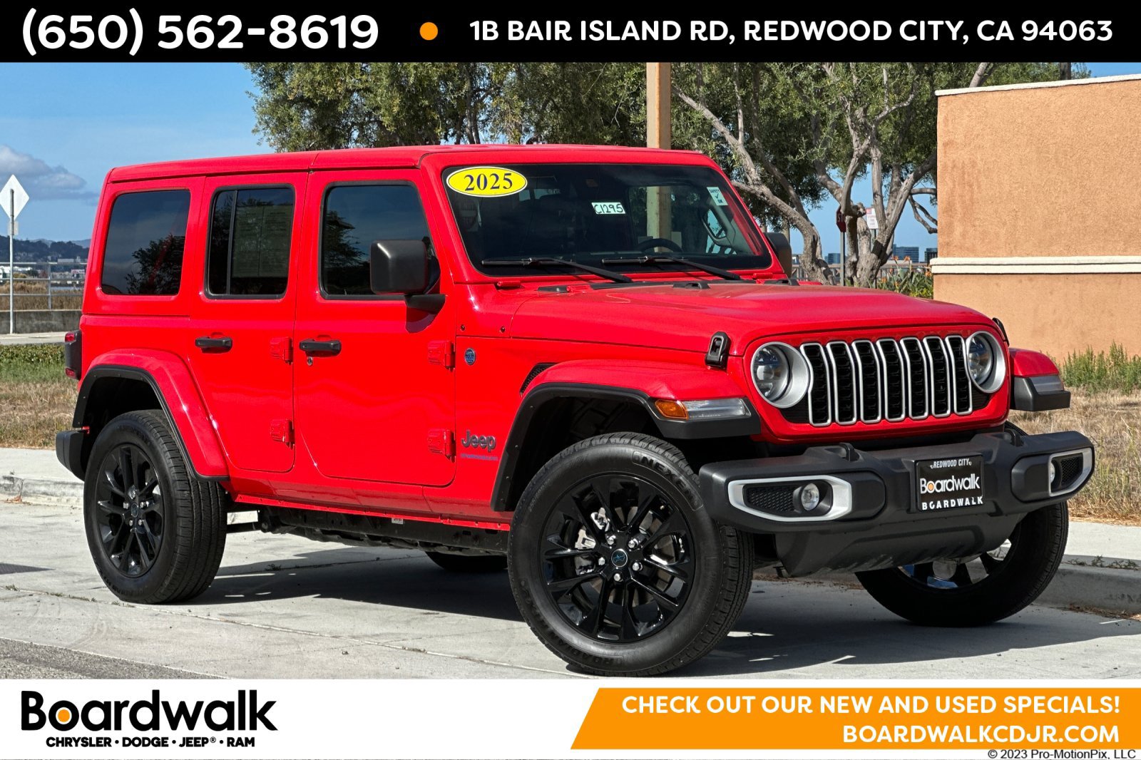 Used 2025 Jeep Wrangler Unlimited Sahara w/ Safety Group AWD/4WD image 1