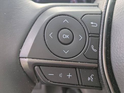 Used 2022 Toyota Camry SE w/ Convenience Package FWD image 13