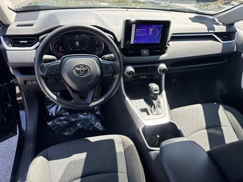 Used 2025 Toyota RAV4 XLE AWD/4WD image 19