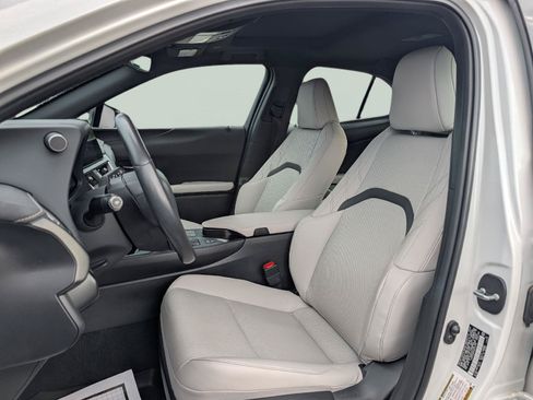 Used 2024 Lexus UX 250h AWD w/ Premium Package image 10
