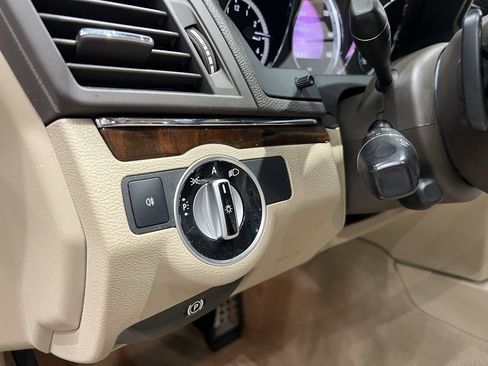 Used 2011 Mercedes-Benz E 550 E 550 w/ Premium 2 Pkg image 45