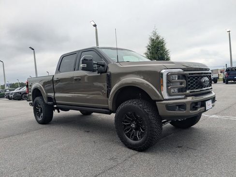 New 2026 Ford F250 Lariat w/ Black Appearance Package AWD/4WD image 2