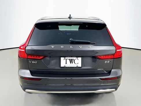 Used 2025 Volvo V60 B5 Cross Country Plus AWD/4WD image 6