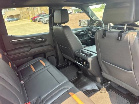 Used 2023 GMC Sierra 1500 AT4 w/ Technology Package AWD/4WD image 23
