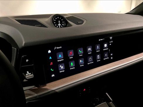 Used 2025 Porsche Cayenne E-Hybrid image 19