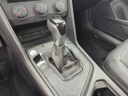 Used 2022 Volkswagen Taos SE image 11