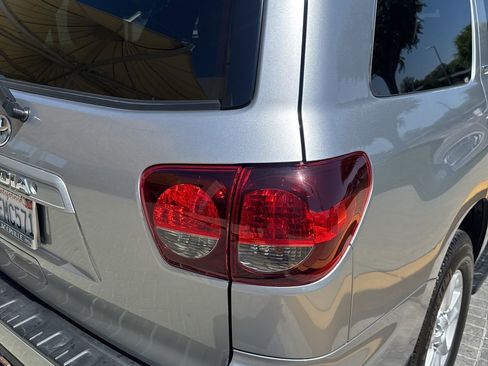 Certified 2018 Toyota Sequoia SR5 w/ Preferred Accessory Package RWD image 10