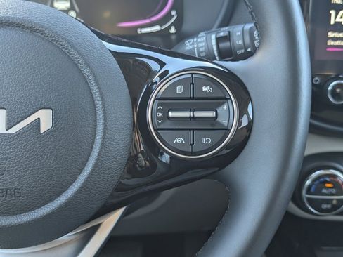 Used 2025 Kia Soul EX image 22