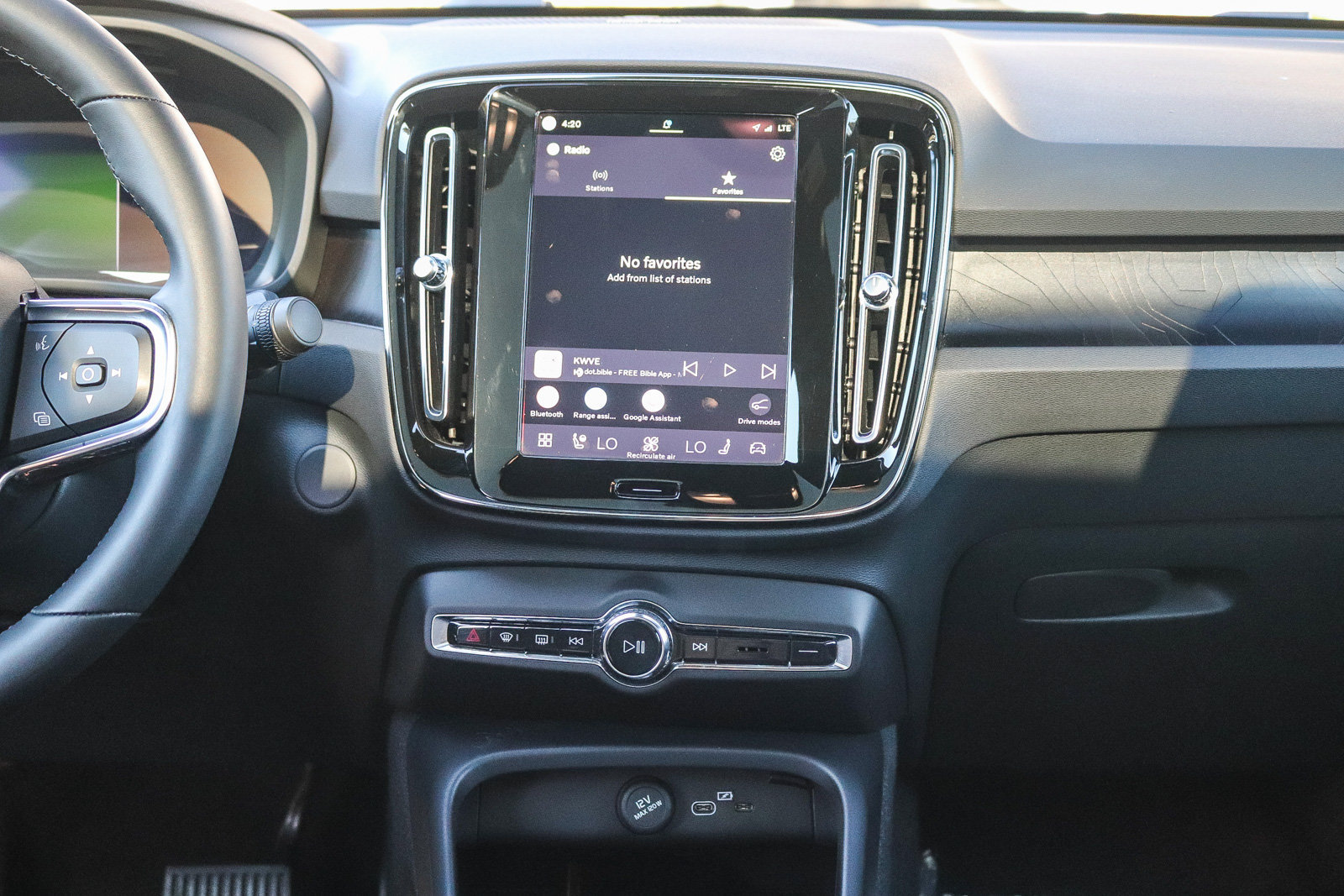 Used 2023 Volvo C40 P8 Recharge Ultimate AWD/4WD image 15