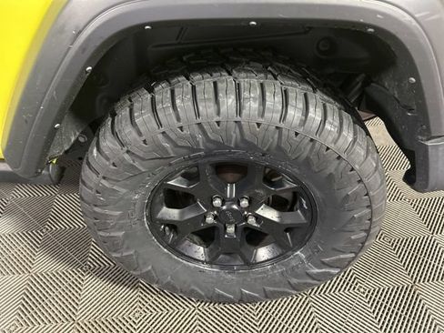 Used 2022 Jeep Wrangler Sport AWD/4WD image 44