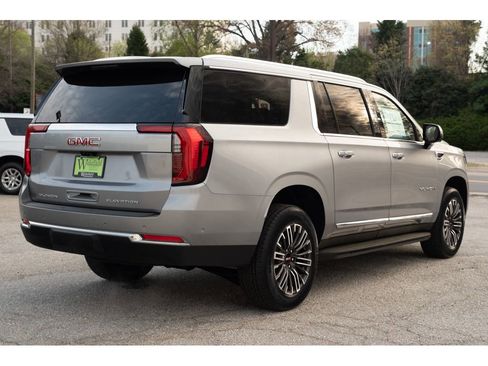 New 2026 GMC Yukon XL Elevation image 7