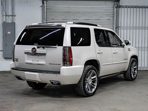 Used 2012 Cadillac Escalade Premium AWD/4WD image 11