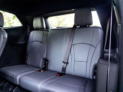 Used 2024 Buick Enclave Premium image 26