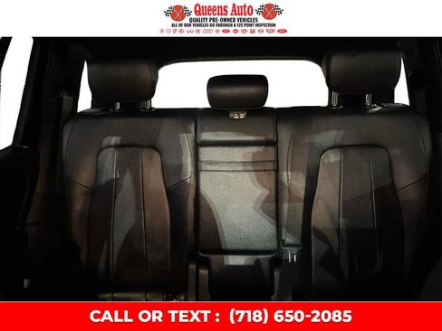 Used 2020 Mercedes-Benz GLB 250 4MATIC w/ Premium Package image 15