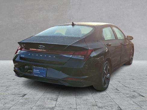 Certified 2023 Hyundai Elantra SEL w/ Convenience Package FWD image 4