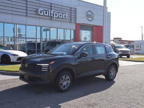 New 2026 Nissan Kicks S image 2