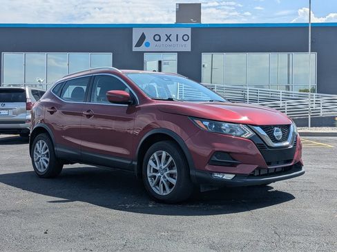 Used 2021 Nissan Rogue Sport SV AWD/4WD image 1
